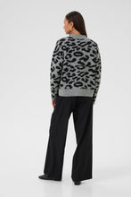 Laden Sie das Bild in den Galerie-Viewer, Kaffe Pullover Sandra