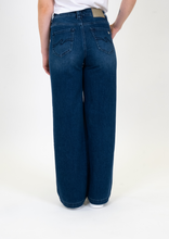 Laden Sie das Bild in den Galerie-Viewer, Blue Monkey Jeans Matilda