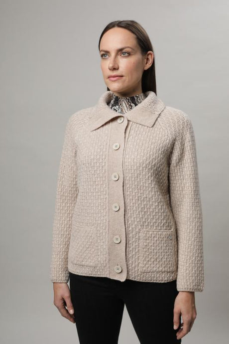 Gollehaug Strickjacke mit Umlegekragen und Strukturmuster
