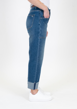 Laden Sie das Bild in den Galerie-Viewer, Blue Monkey Jeans Alanqa