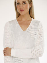 Laden Sie das Bild in den Galerie-Viewer, Gollehaug Pullover mit V-Ausschnitt