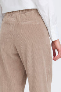 Fransa Cordhose Salomi