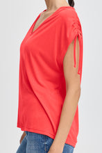 Laden Sie das Bild in den Galerie-Viewer, B.young Shirt Perl