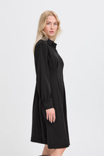 Laden Sie das Bild in den Galerie-Viewer, B.Young Kleid Damai