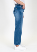 Laden Sie das Bild in den Galerie-Viewer, Blue Monkey Jeans Quinn