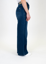 Laden Sie das Bild in den Galerie-Viewer, Blue Monkey Jeans Matilda
