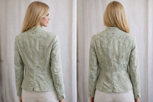 Laden Sie das Bild in den Galerie-Viewer, White Label Janker Salbeigrün