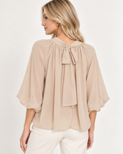 Laden Sie das Bild in den Galerie-Viewer, Bluse mit Schluppe
