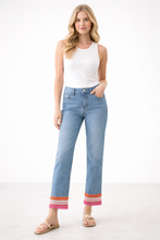 Laden Sie das Bild in den Galerie-Viewer, Jeanshose mit Häkel-Saum