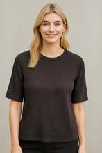 Laden Sie das Bild in den Galerie-Viewer, Ichi Black Shimmer Top