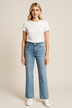Laden Sie das Bild in den Galerie-Viewer, Zac &amp; Zoe Hose Flower Button Denim