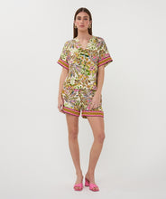 Laden Sie das Bild in den Galerie-Viewer, Esqualo Bluse Jungle Print