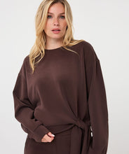 Laden Sie das Bild in den Galerie-Viewer, Esqualo Sweater mit Knotendetail