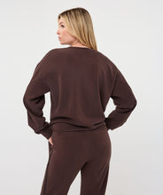 Laden Sie das Bild in den Galerie-Viewer, Esqualo Sweater mit Knotendetail