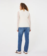 Laden Sie das Bild in den Galerie-Viewer, Esqualo Spitzentop Offwhite