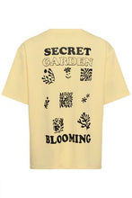 Laden Sie das Bild in den Galerie-Viewer, Culture T-Shirt Garden